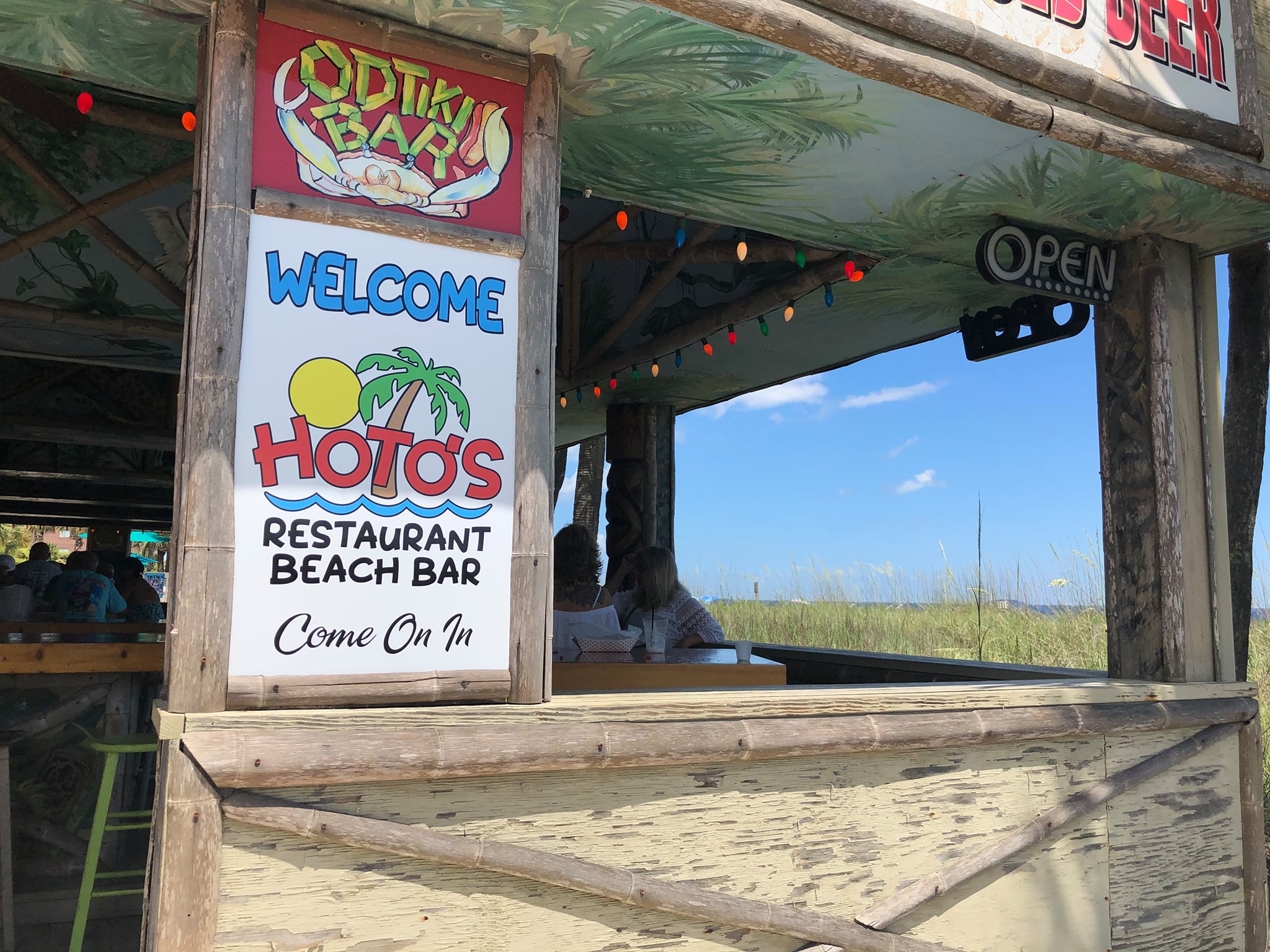 94.9 The Surf Tiki Bar Party - HOTOs